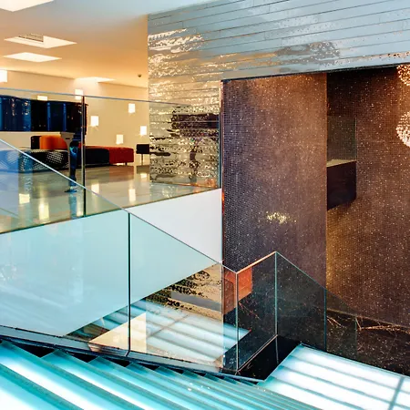 وسبا في.آي.بي فراند ليسبوا 5*