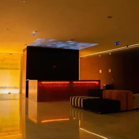 Vip Grand & Hotel