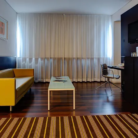 Hotel Vip Grand &